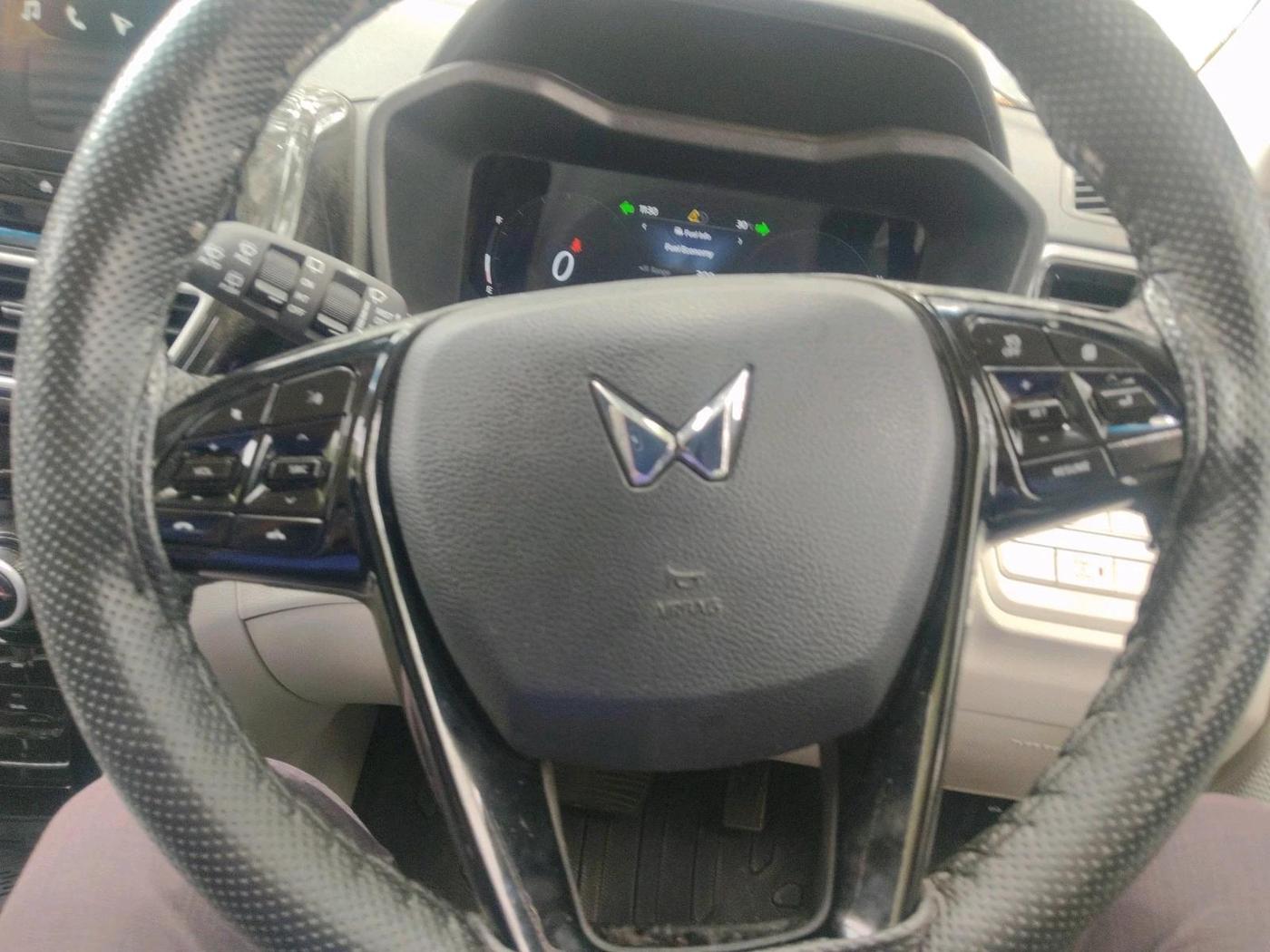2025 Mahindra XUV 3XO AX5 1.5 Turbo Diesel Autoshift Plus, Diesel, Automatic, 21,888 km, interior
