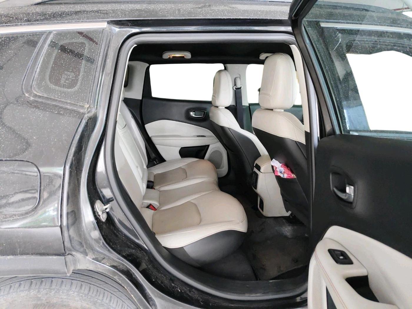2017 Jeep Compass LIMITED 2.0 DIESEL, Diesel, Manual, 1,30,507 km, interior