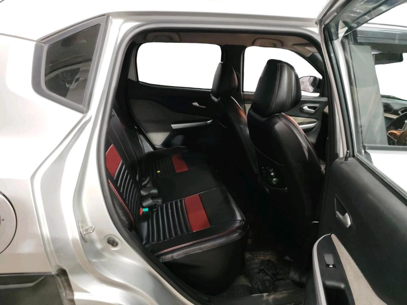 2021 Nissan MAGNITE XV MT, Petrol, Manual, 27,373 km, interior
