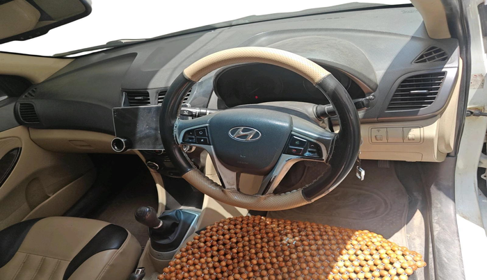 2011 Hyundai Verna FLUIDIC 1.6 CRDI SX, Diesel, Manual, 1,35,474 km, interior