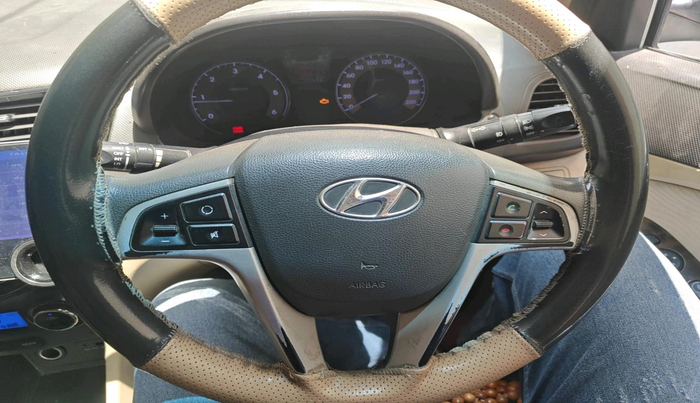 2011 Hyundai Verna FLUIDIC 1.6 CRDI SX, Diesel, Manual, 1,35,474 km, interior