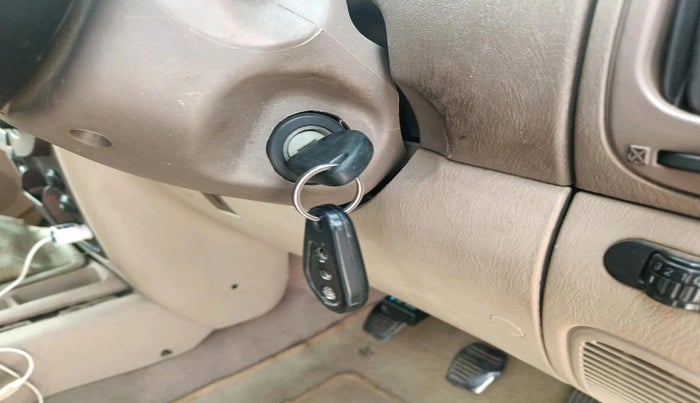 2012 Mahindra Scorpio VLX 2WD AIRBAG BS-III, Diesel, Manual, 1,25,472 km, interior
