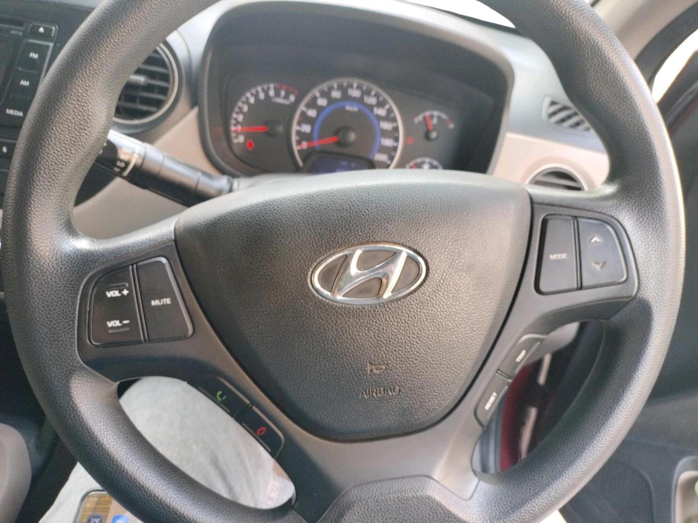 2016 Hyundai Grand i10 SPORTZ 1.2 KAPPA VTVT, Petrol, Manual, 77,268 km, interior