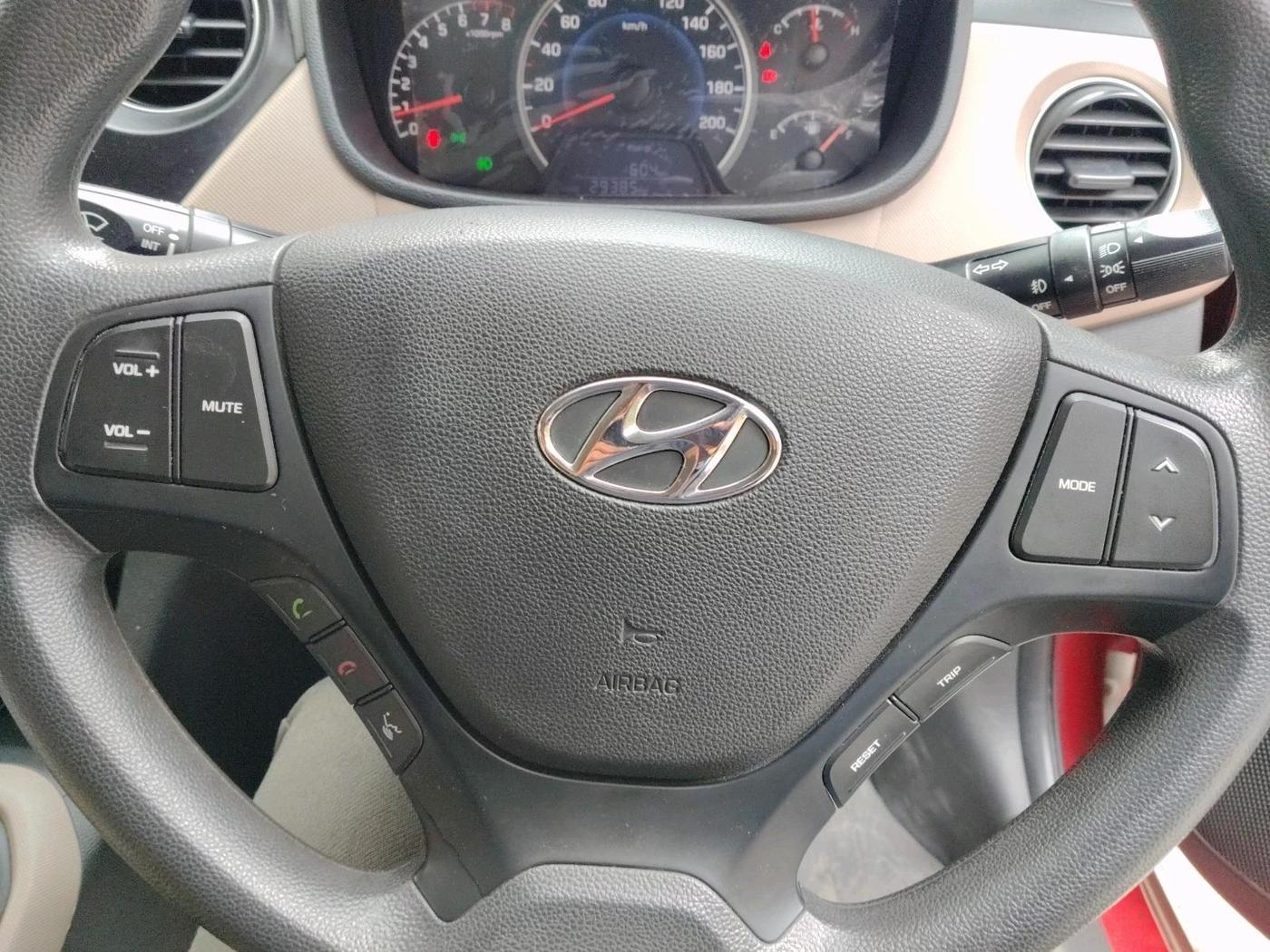 2017 Hyundai Grand i10 SPORTZ (O) 1.2 KAPPA VTVT, Petrol, Manual, 29,385 km, interior