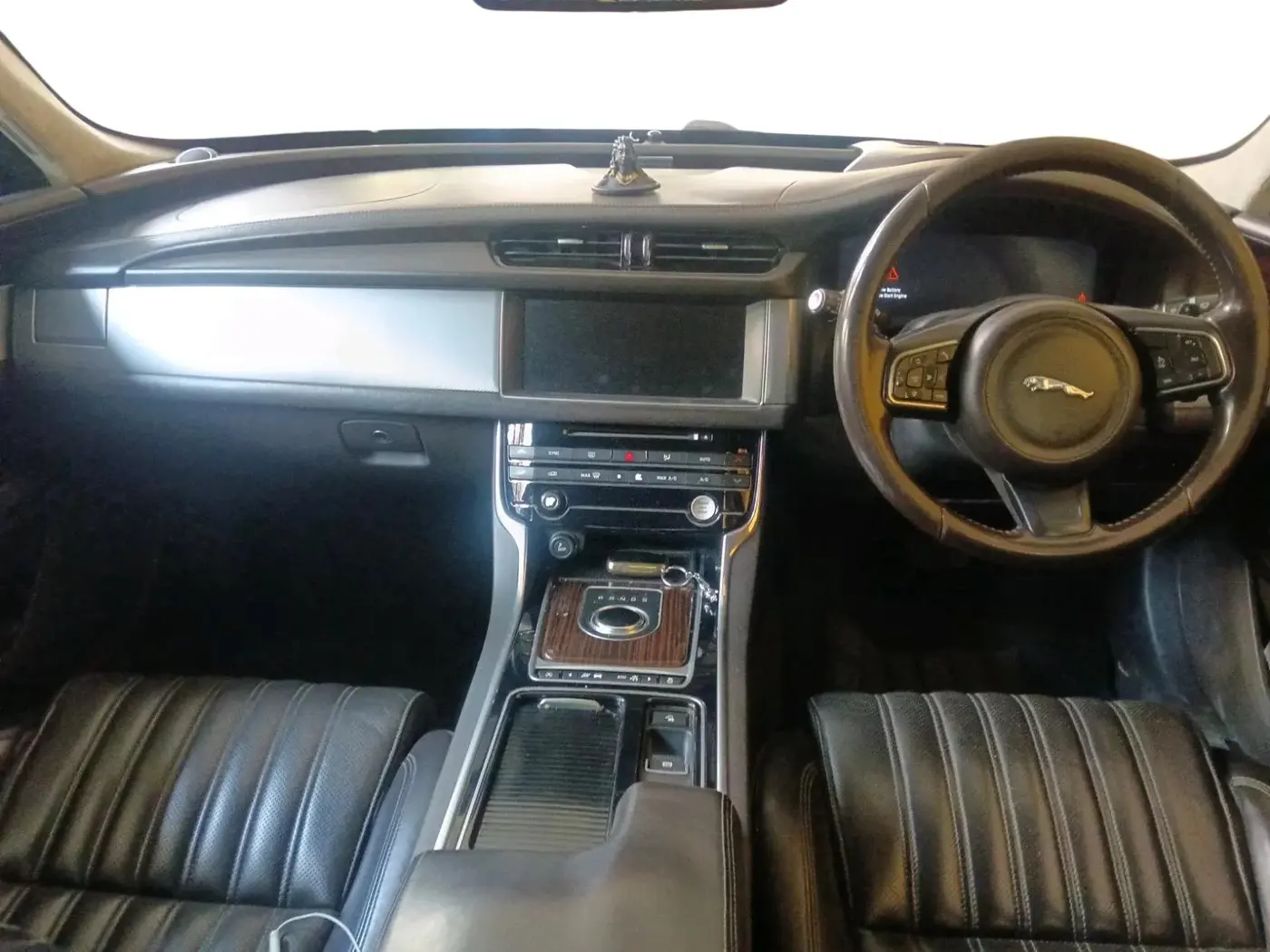 2017 Jaguar XF 2.0 DIESEL PURE, Diesel, Automatic, 72,808 km, interior