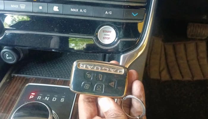 2017 Jaguar XF 2.0 DIESEL PURE, Diesel, Automatic, 72,808 km, interior