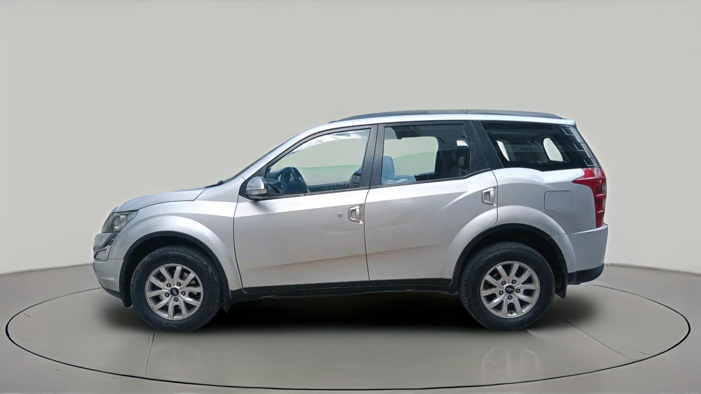 2015 Mahindra XUV500 W8, Diesel, Manual, 1,18,242 km, exterior