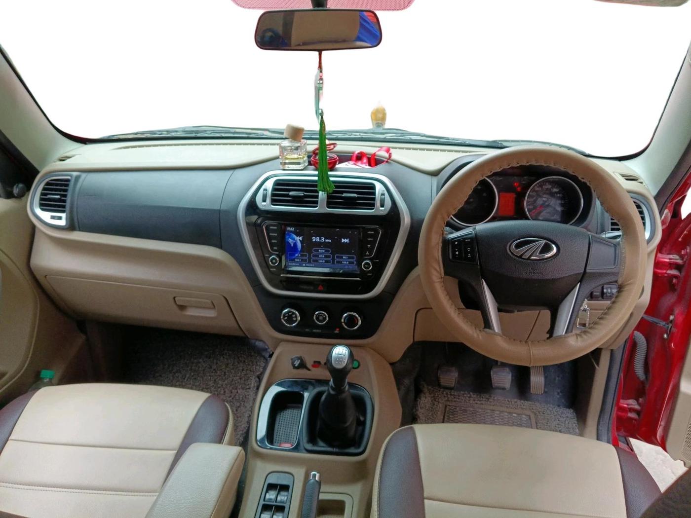 2018 Mahindra TUV 300 PLUS P8, Diesel, Manual, 46,786 km, interior