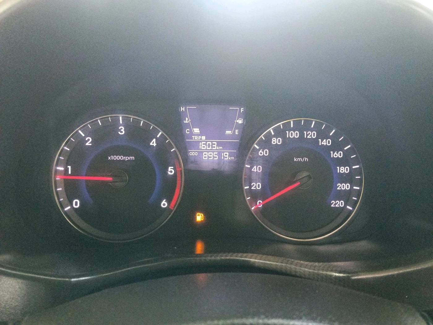 2014 Hyundai Verna FLUIDIC 1.6 CRDI SX, Diesel, Manual, 89,519 km, interior