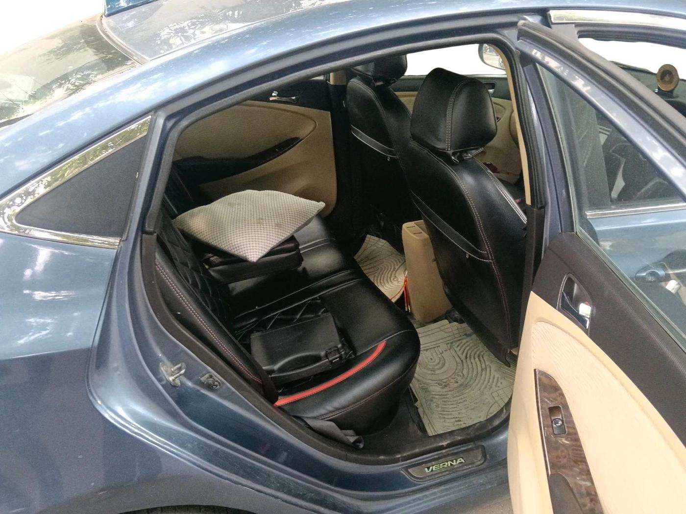 2014 Hyundai Verna FLUIDIC 1.6 CRDI SX, Diesel, Manual, 89,519 km, interior