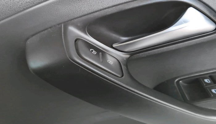 2016 Volkswagen Polo TRENDLINE 1.2L PETROL, Petrol, Manual, 74,462 km, interior
