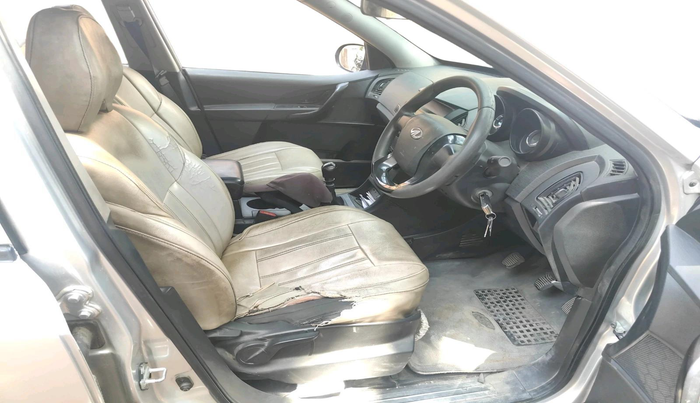 2019 Mahindra XUV500 W5, Diesel, Manual, 1,56,771 km, interior