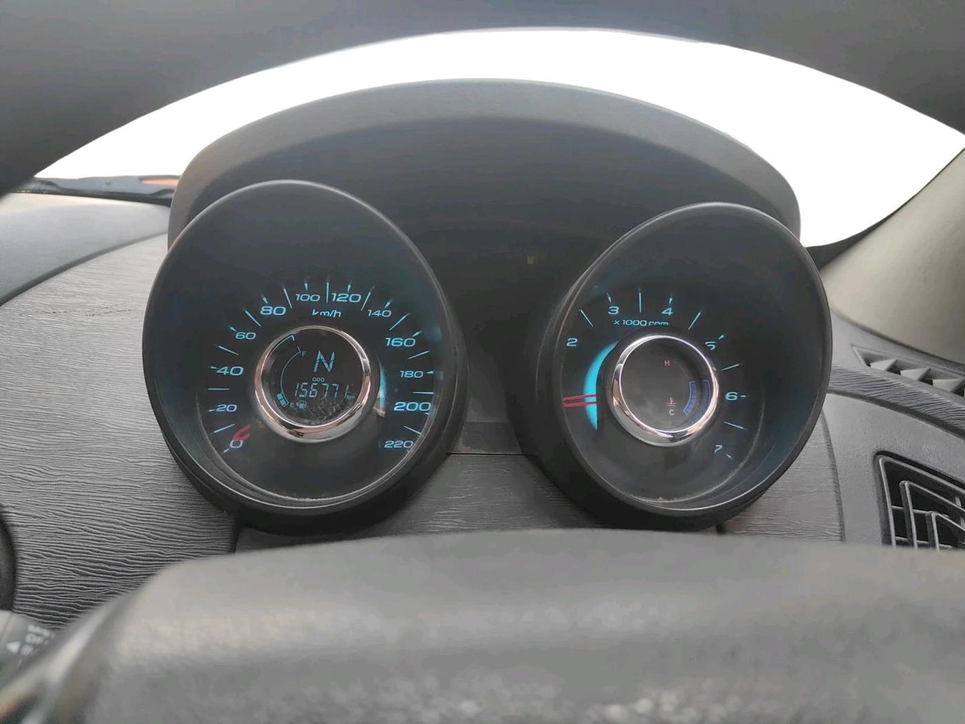2019 Mahindra XUV500 W5, Diesel, Manual, 1,56,771 km, interior