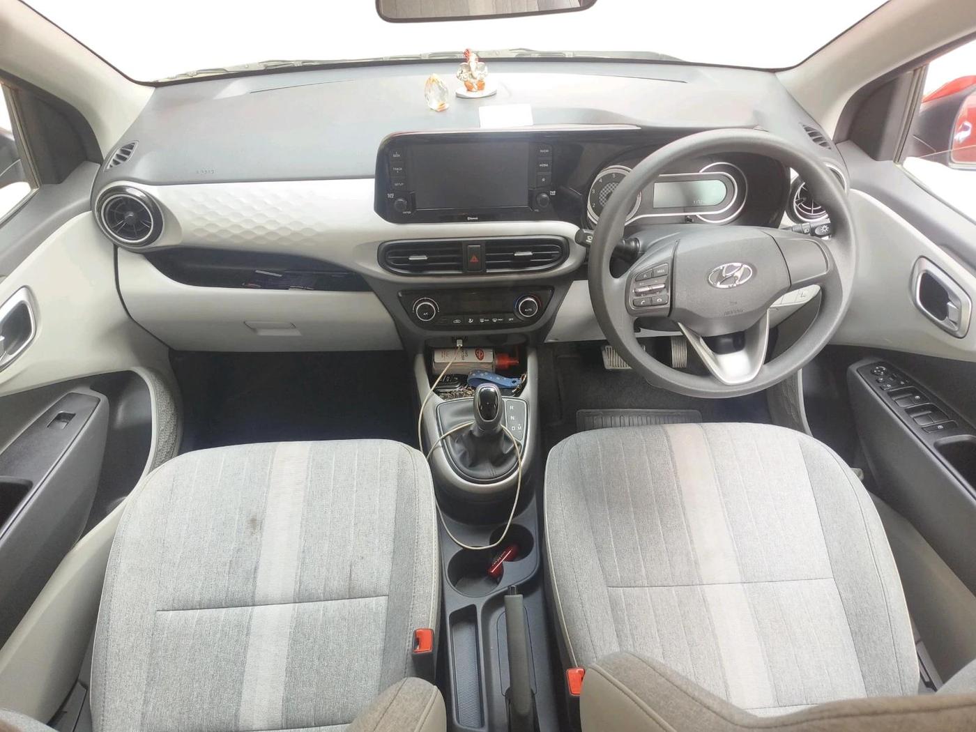 2022 Hyundai GRAND I10 NIOS SPORTZ AMT 1.2 KAPPA VTVT, Petrol, Automatic, 11,724 km, interior