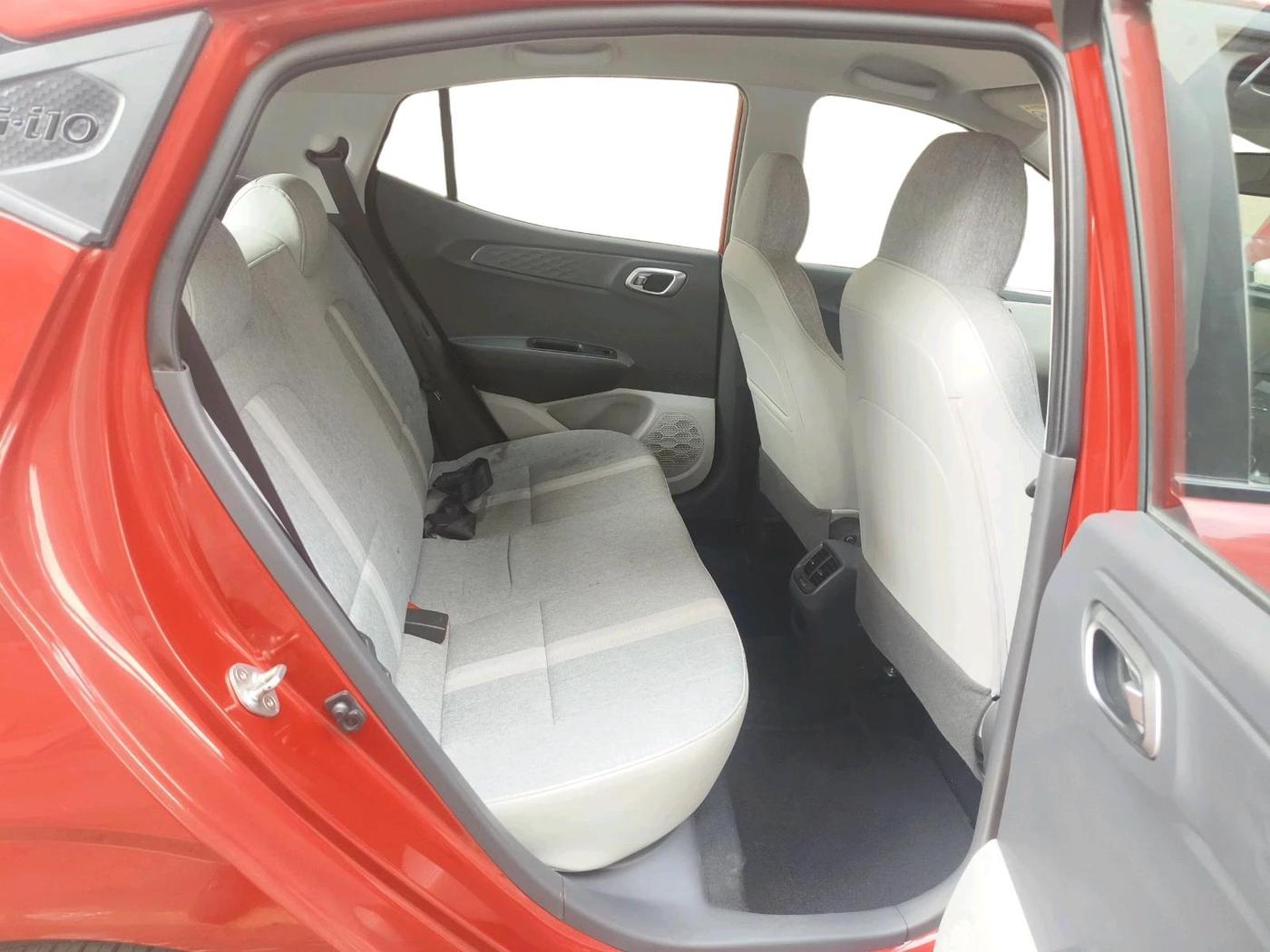 2022 Hyundai GRAND I10 NIOS SPORTZ AMT 1.2 KAPPA VTVT, Petrol, Automatic, 11,724 km, interior