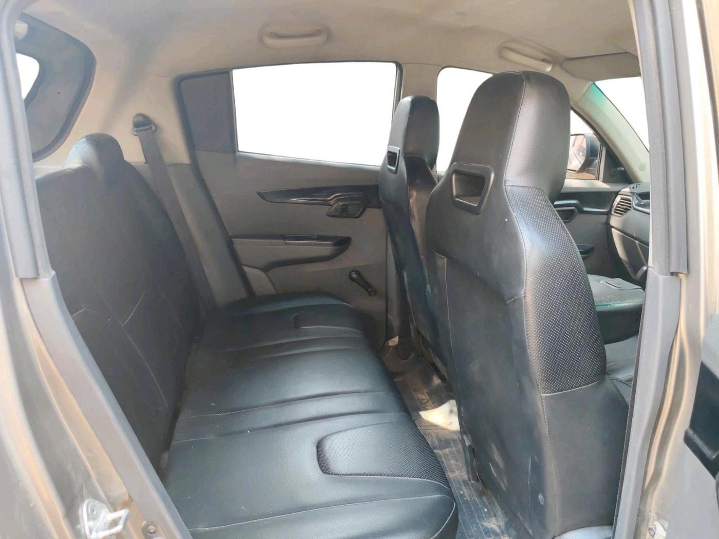2018 Mahindra KUV 100 NXT K2 D 6S, Diesel, Manual, 1,24,000 km, interior