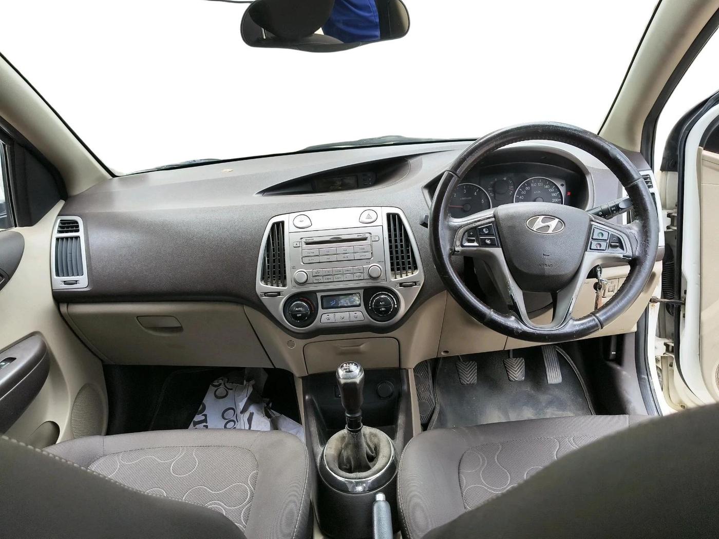 2012 Hyundai i20 SPORTZ 1.4 CRDI, Diesel, Manual, 1,58,685 km, interior