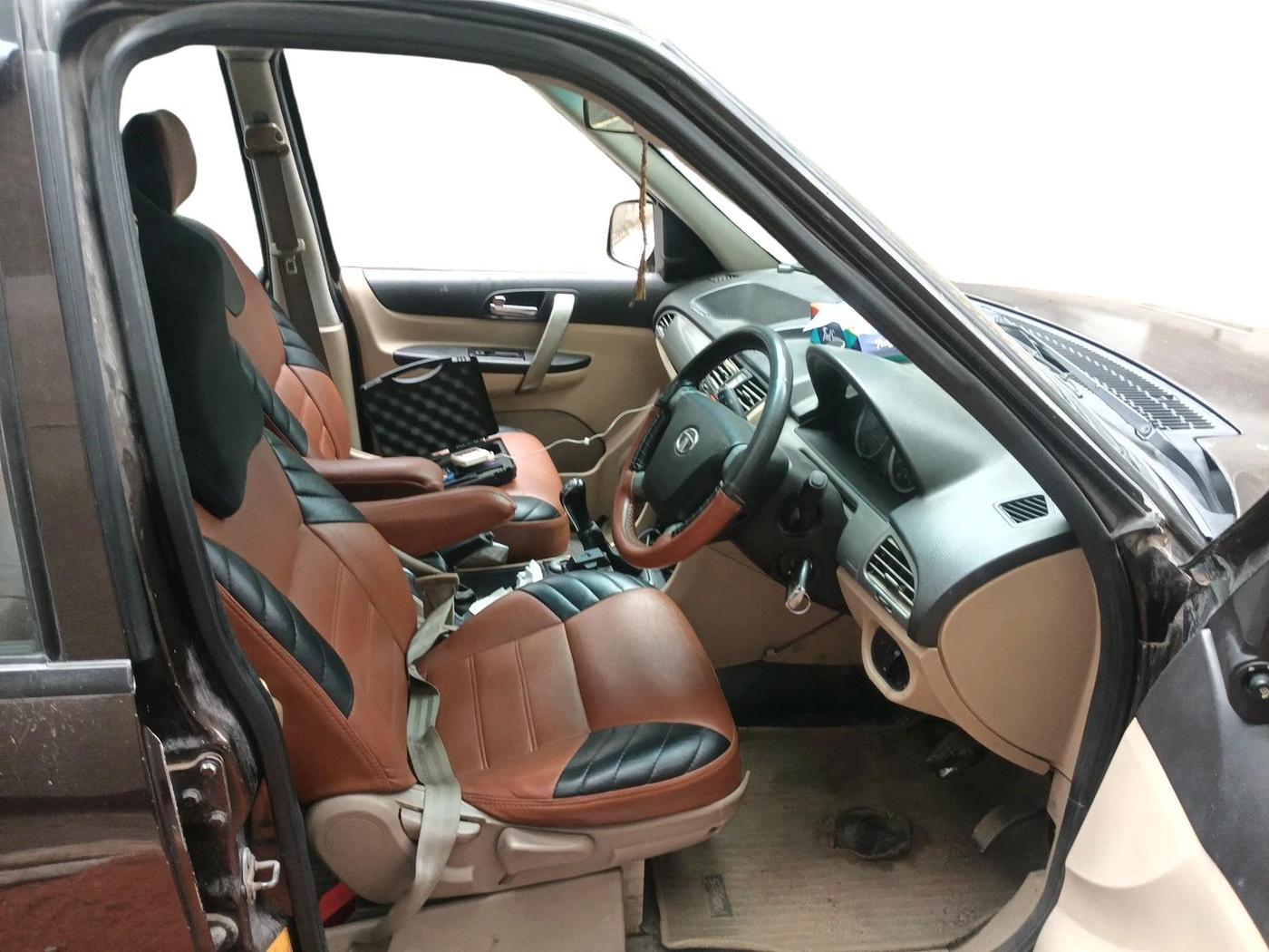 2013 Tata Safari Storme 2.2 EX 4X2, Diesel, Manual, 1,87,349 km, interior