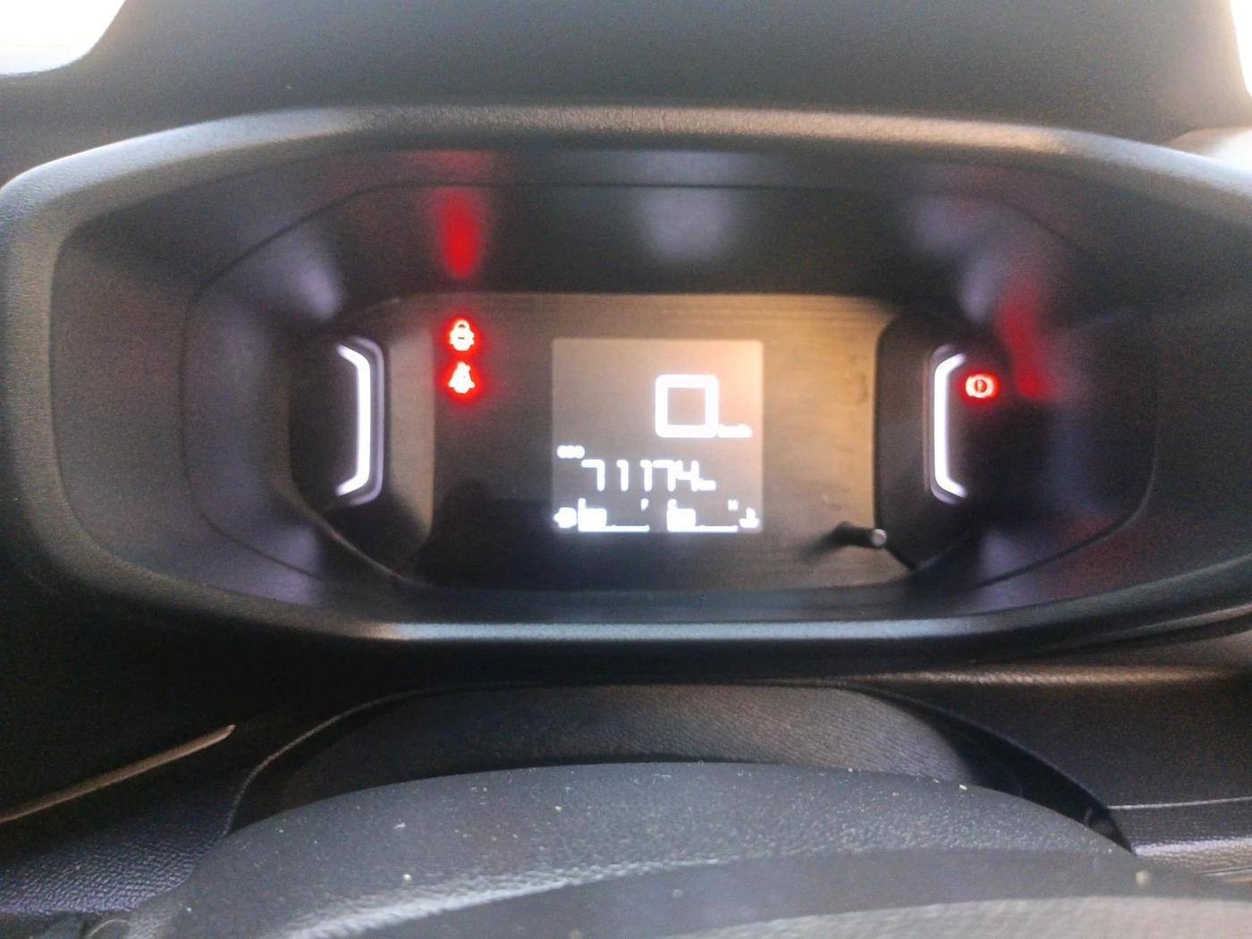 2022 CITROEN C3 FEEL 1.2, Petrol, Manual, 71,174 km, interior