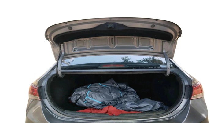 2018 Hyundai Verna 1.6 SX (O) CRDI MT, Diesel, Manual, 1,04,975 km, exterior