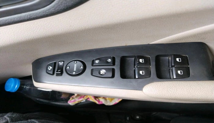 2018 Hyundai Verna 1.6 SX (O) CRDI MT, Diesel, Manual, 1,04,975 km, interior