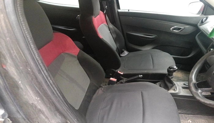 2018 Renault Kwid RXT 1.0 (O), Petrol, Manual, 89,688 km, interior