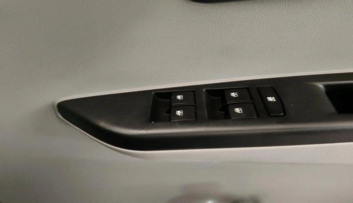 2016 Mahindra Kuv100 K8 6 STR, Petrol, Manual, 24,151 km, interior