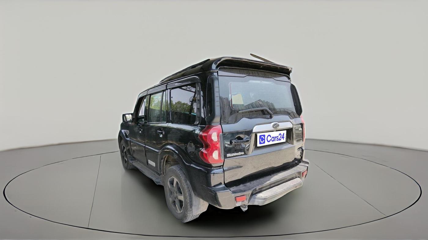 2018 Mahindra Scorpio S7, Diesel, Manual, 83,250 km, exterior
