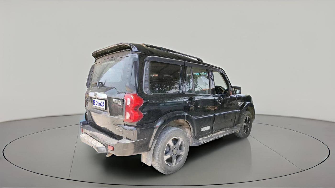 2018 Mahindra Scorpio S7, Diesel, Manual, 83,250 km, exterior