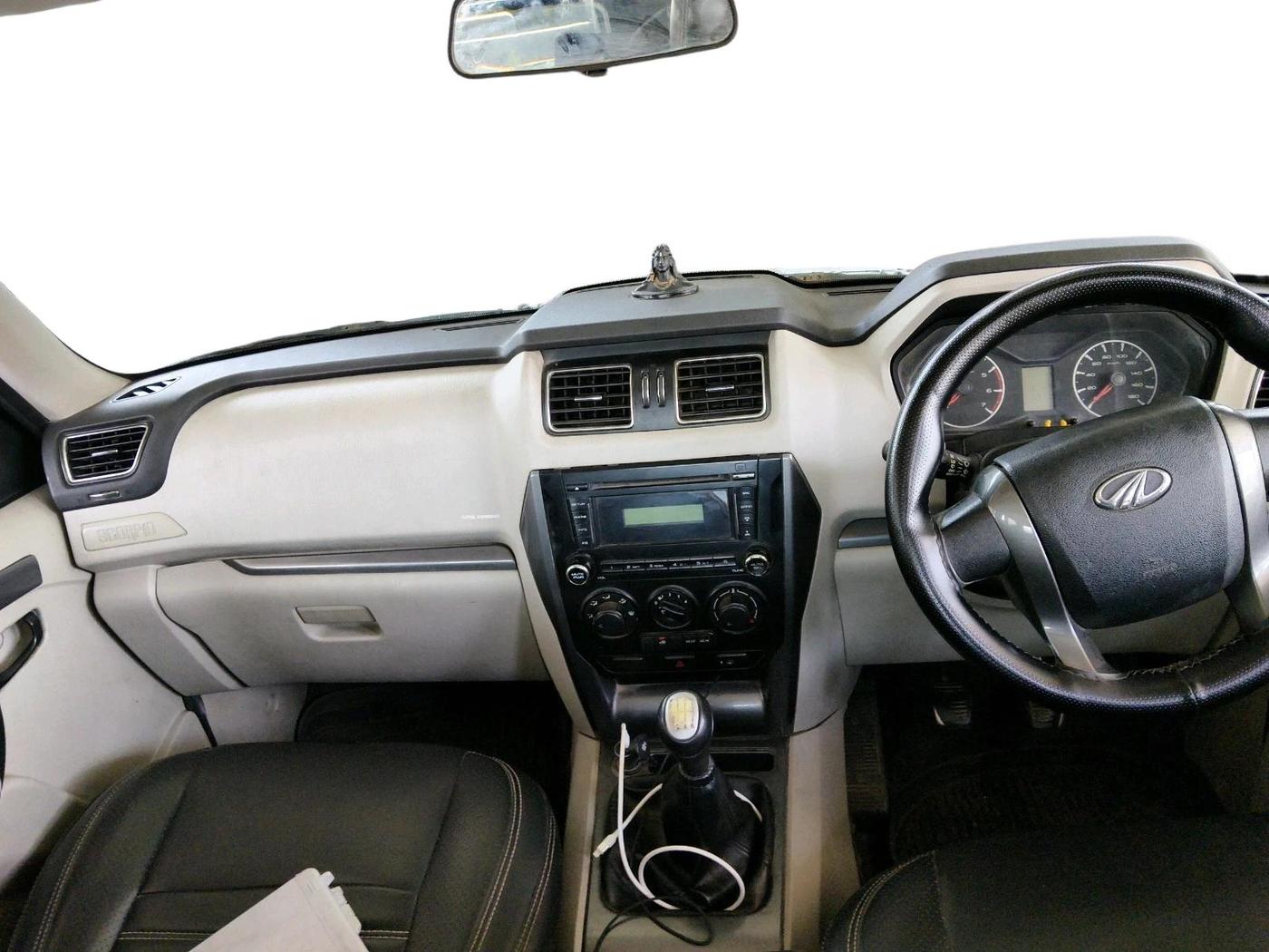 2018 Mahindra Scorpio S7, Diesel, Manual, 83,250 km, interior