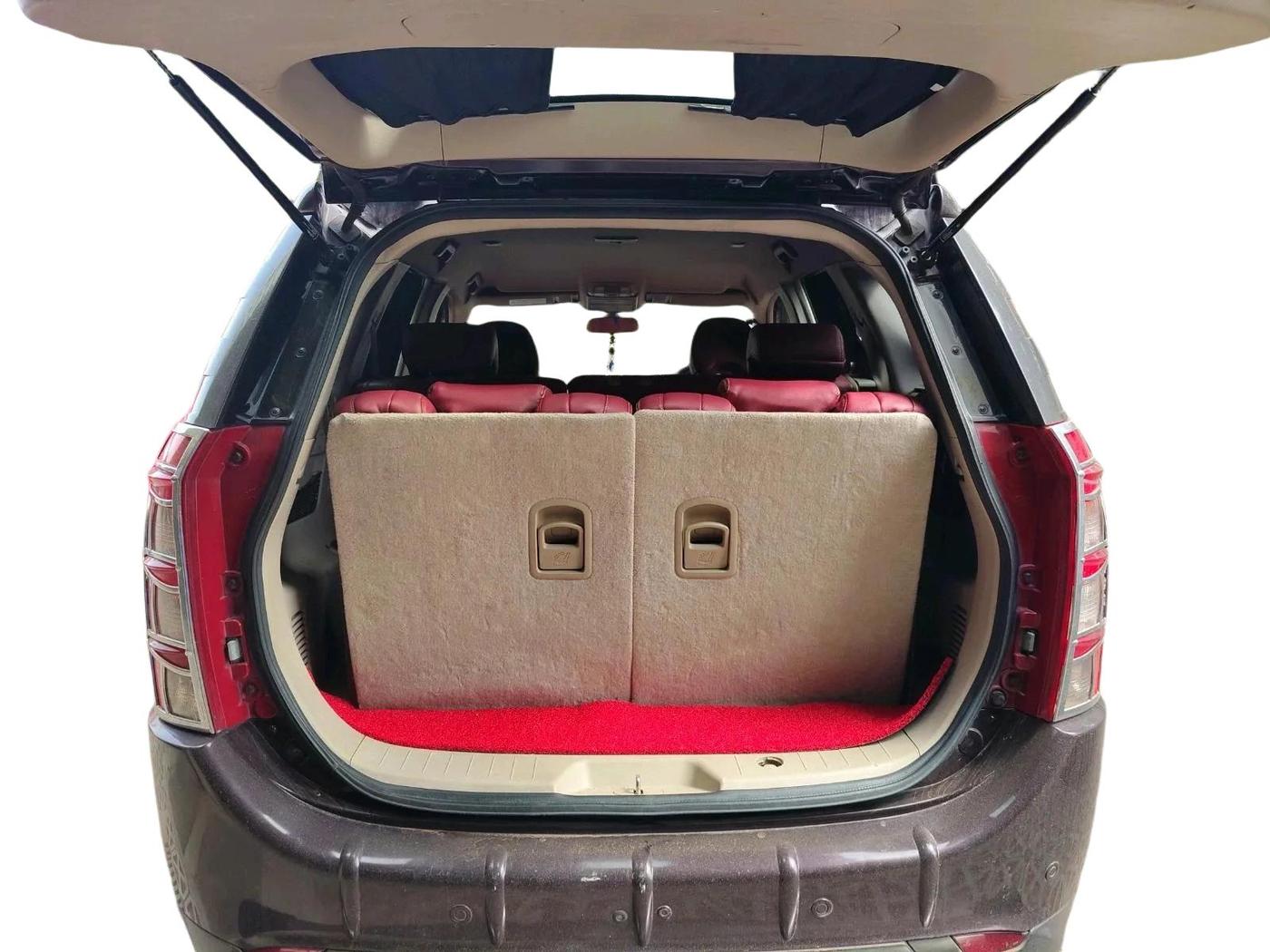 2016 Mahindra XUV500 W6 AT, Diesel, Automatic, 71,360 km, exterior