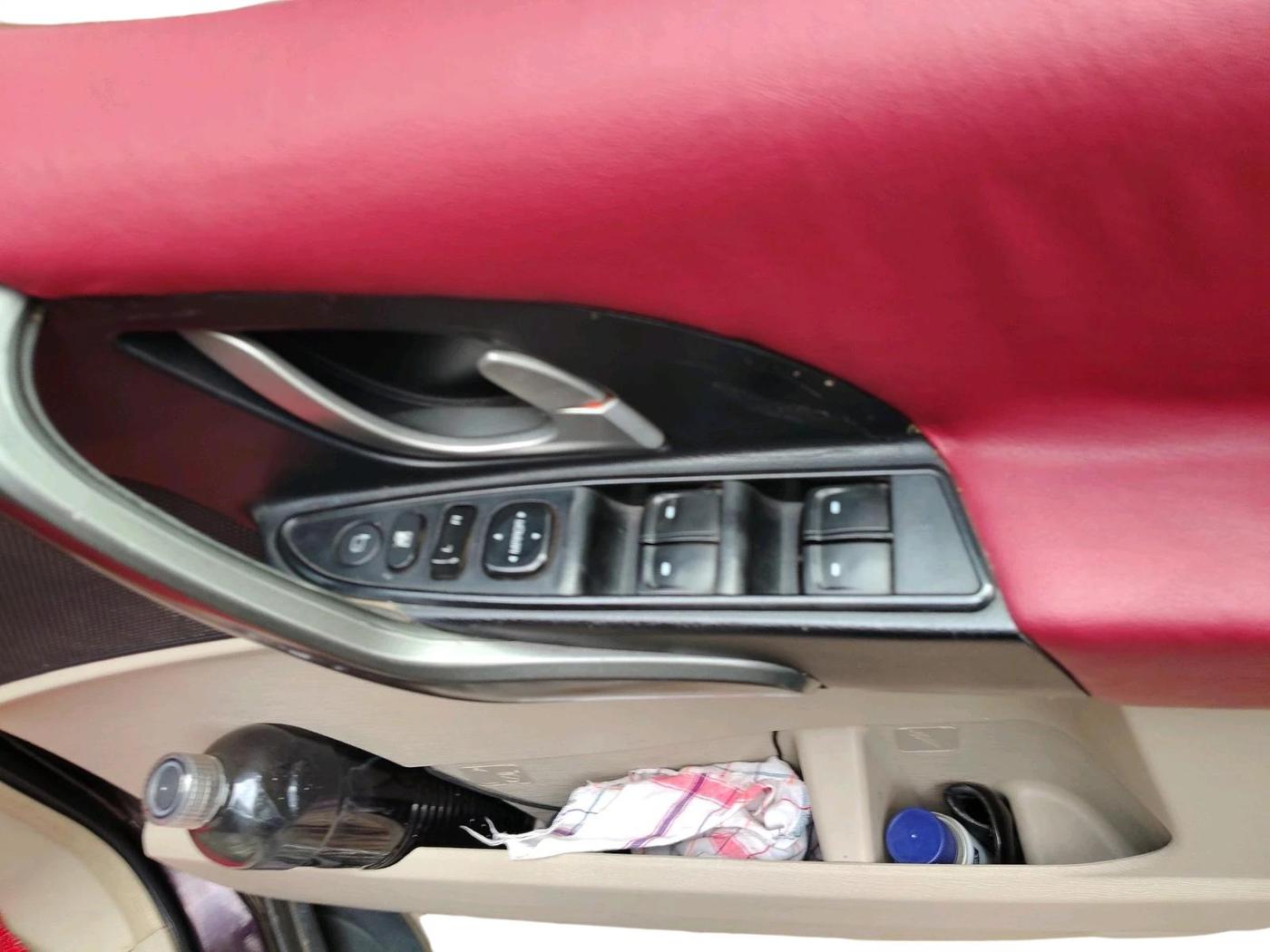 2016 Mahindra XUV500 W6 AT, Diesel, Automatic, 71,360 km, interior
