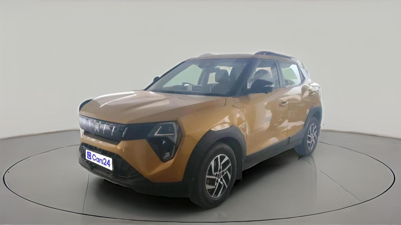 2024 Mahindra XUV 3XO AX5L 1.2 TGDi AT, Petrol, Automatic, 23,116 km, exterior