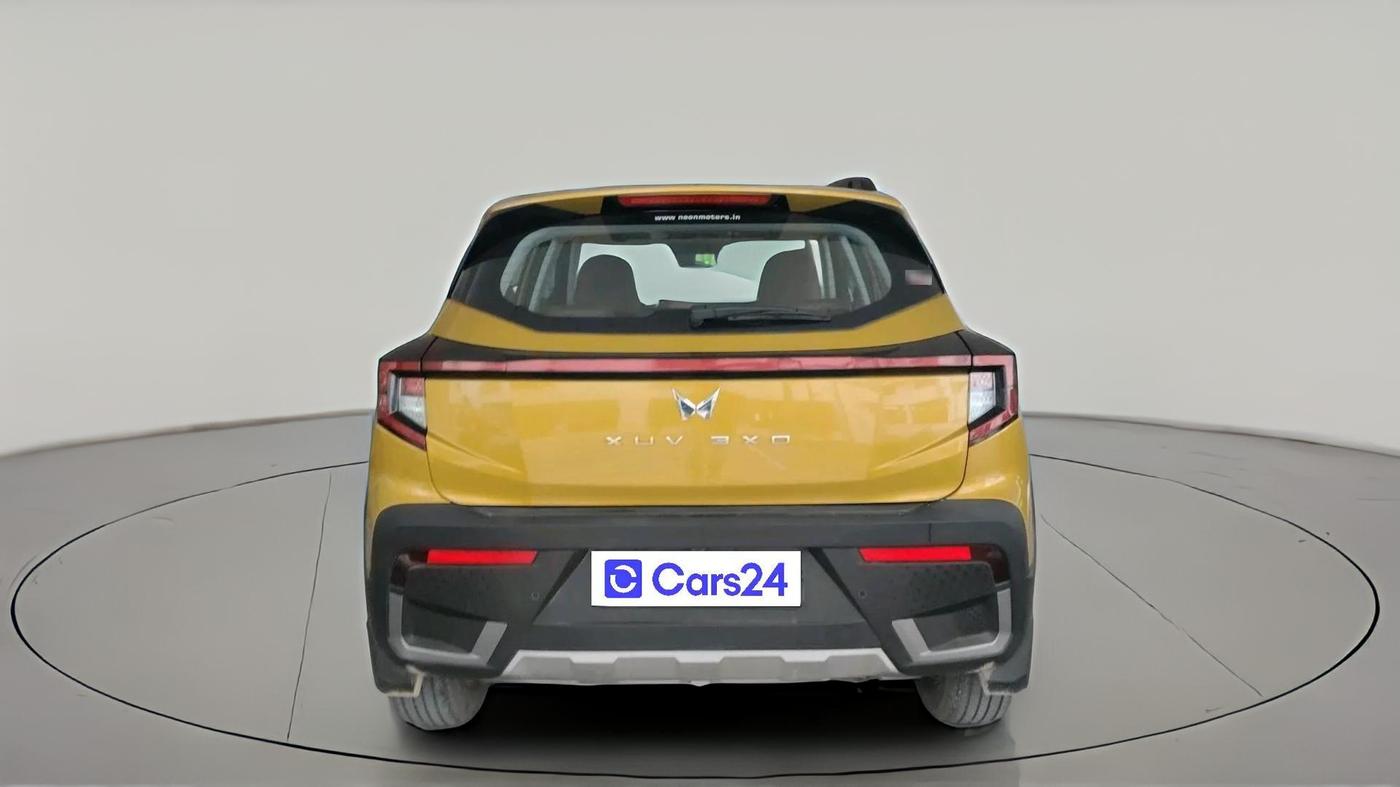 2024 Mahindra XUV 3XO AX5L 1.2 TGDi AT, Petrol, Automatic, 23,116 km, exterior