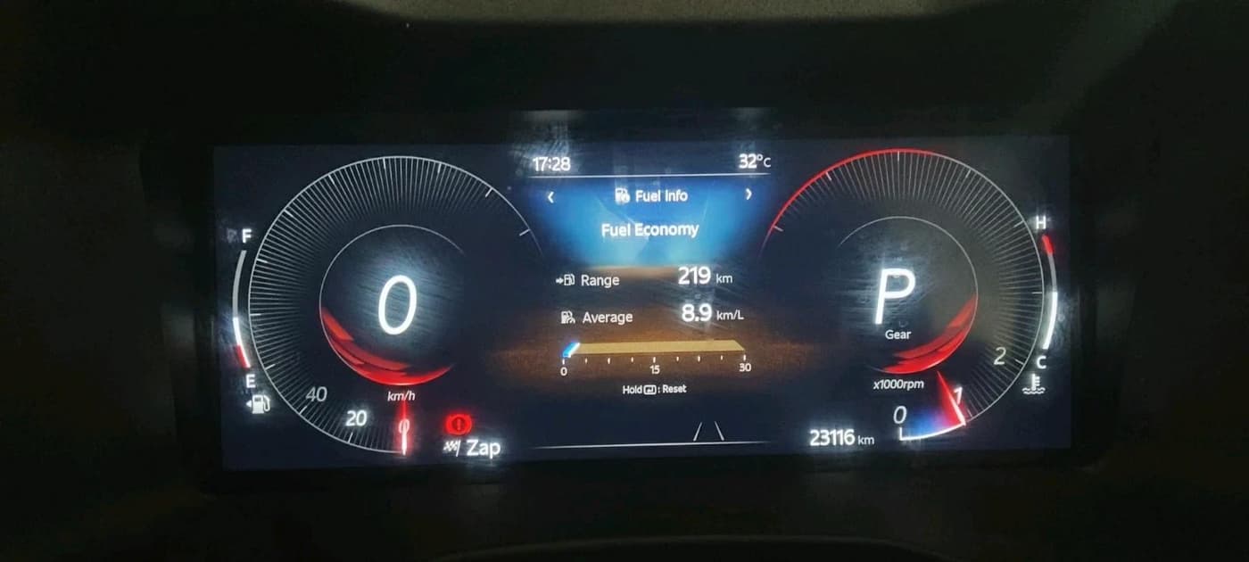 2024 Mahindra XUV 3XO AX5L 1.2 TGDi AT, Petrol, Automatic, 23,116 km, interior