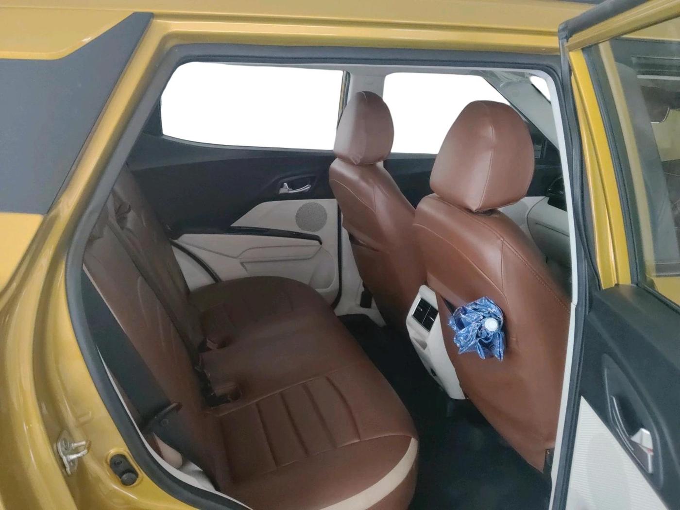 2024 Mahindra XUV 3XO AX5L 1.2 TGDi AT, Petrol, Automatic, 23,116 km, interior