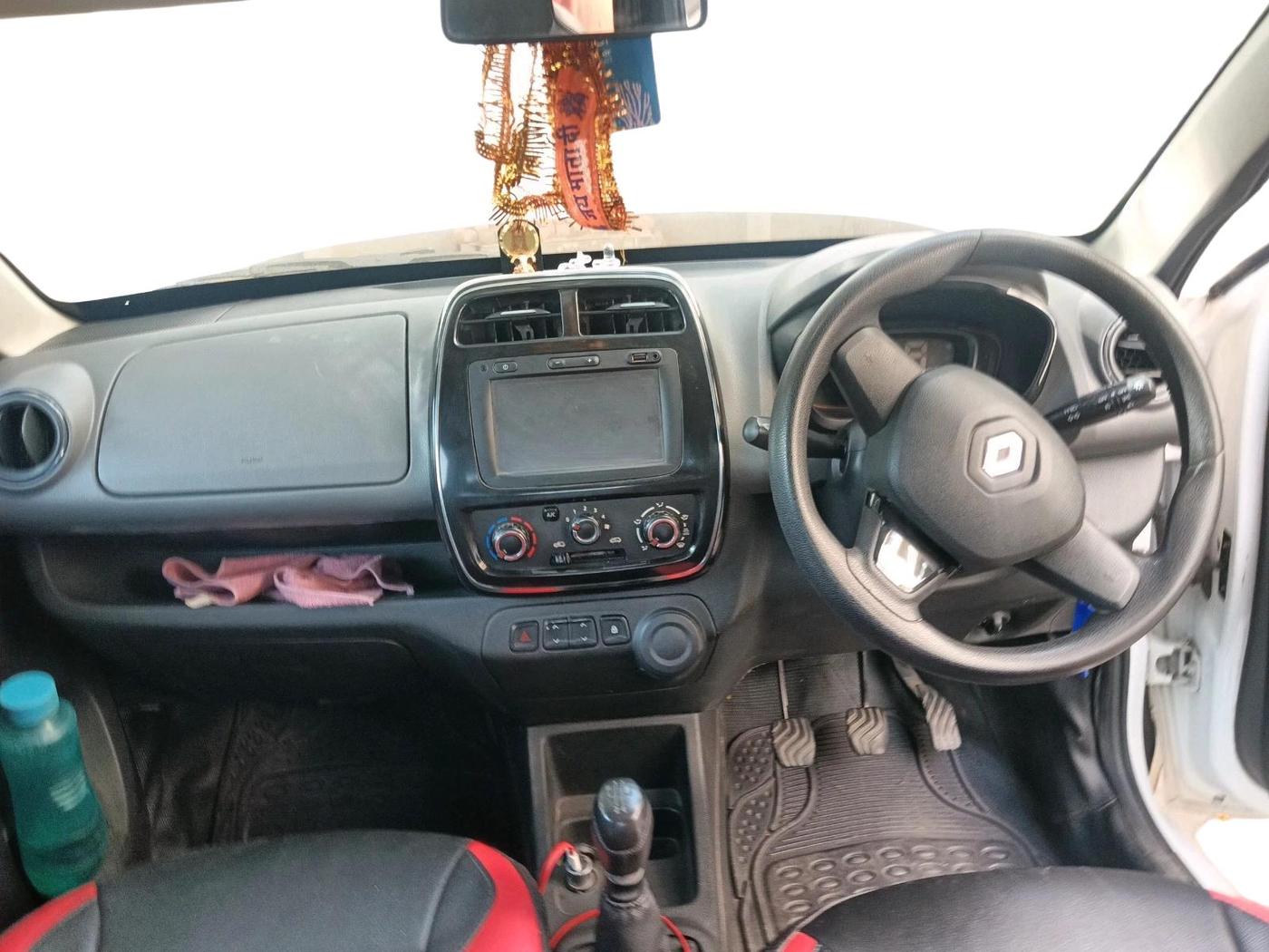 2017 Renault Kwid RXT 1.0, Petrol, Manual, 77,172 km, interior