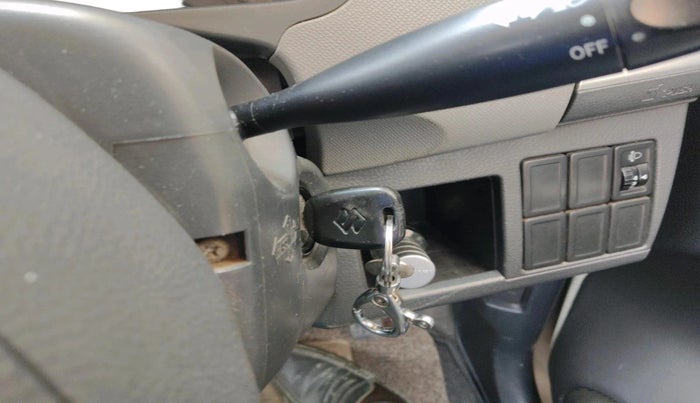 2011 Maruti Wagon R 1.0 LXI, Petrol, Manual, 77,310 km, interior