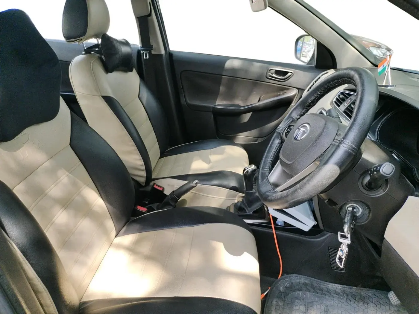 2016 Tata Zest XMS PETROL, Petrol, Manual, 1,28,388 km, interior