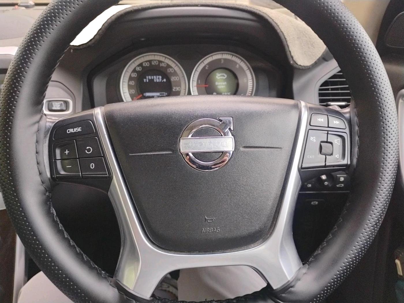 2012 Volvo XC 60 D4 SUMMUM, Diesel, Automatic, 1,51,581 km, interior
