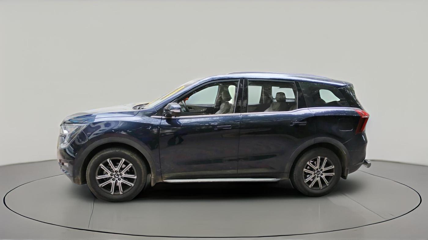 2025 Mahindra XUV700 AX 7 Luxury Pack D AT 6 STR, Diesel, Automatic, 15,289 km, exterior