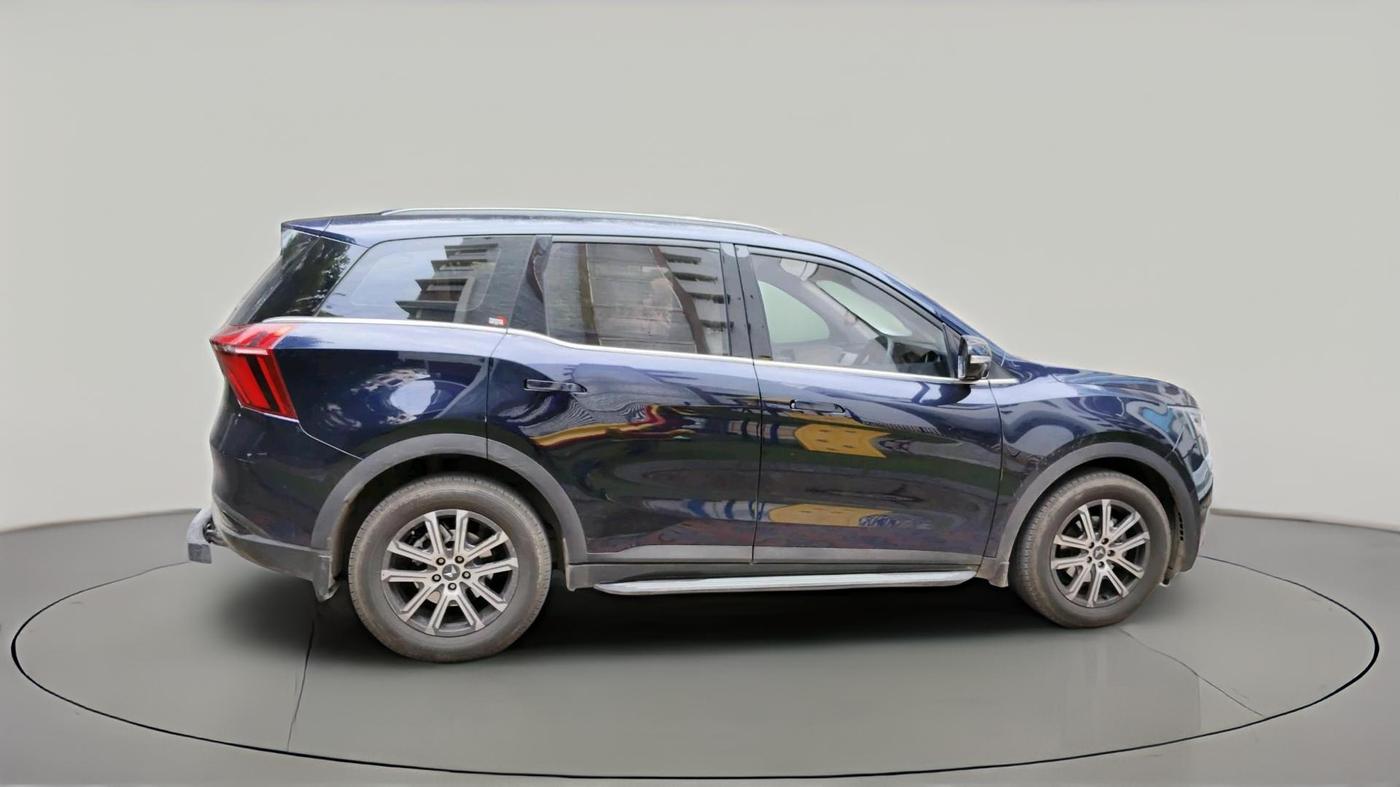 2025 Mahindra XUV700 AX 7 Luxury Pack D AT 6 STR, Diesel, Automatic, 15,289 km, exterior