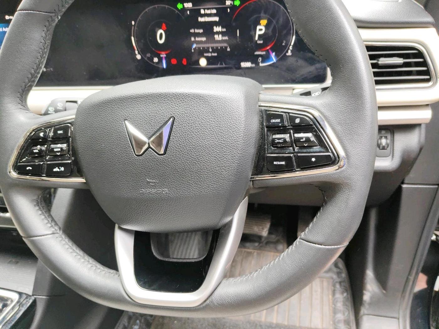 2025 Mahindra XUV700 AX 7 Luxury Pack D AT 6 STR, Diesel, Automatic, 15,289 km, interior