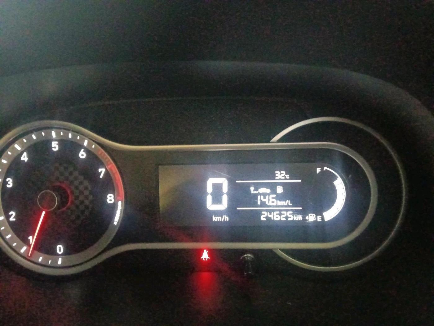 2022 Hyundai GRAND I10 NIOS SPORTZ 1.2 KAPPA VTVT, Petrol, Manual, 24,625 km, interior