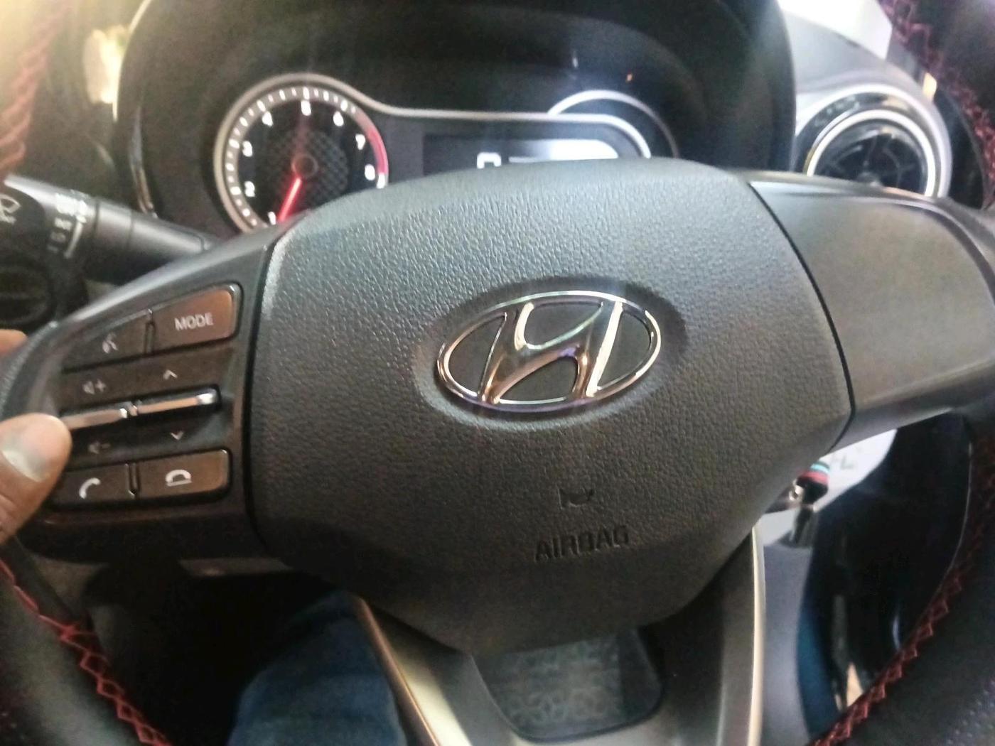2022 Hyundai GRAND I10 NIOS SPORTZ 1.2 KAPPA VTVT, Petrol, Manual, 24,625 km, interior