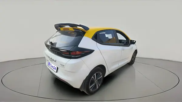 Used 2022 Tata ALTROZ XZ DIESEL Manual | Cars24