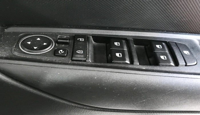 2022 KIA SONET HTK PLUS 1.2, Petrol, Manual, 52,212 km, interior
