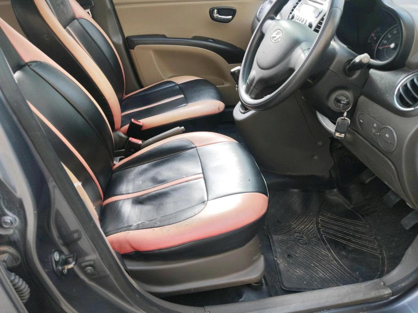 2014 Hyundai i10 SPORTZ 1.1 LPG, Petrol, Manual, 1,10,583 km, interior