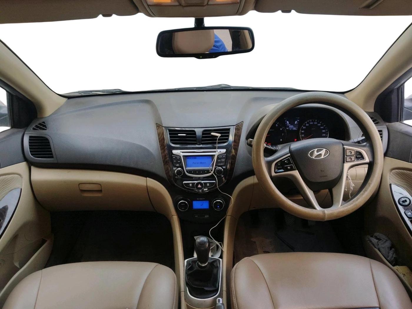 2013 Hyundai Verna FLUIDIC 1.6 VTVT EX, Petrol, Manual, 57,106 km, interior