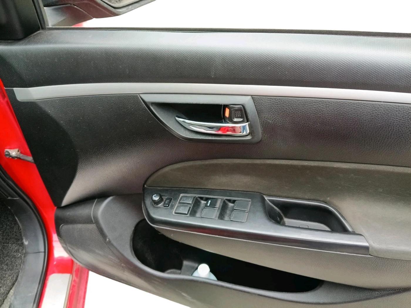 2014 Maruti Swift ZXI, Petrol, Manual, 1,27,115 km, interior